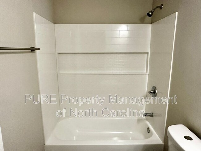 Building Photo - 411 W 10th St