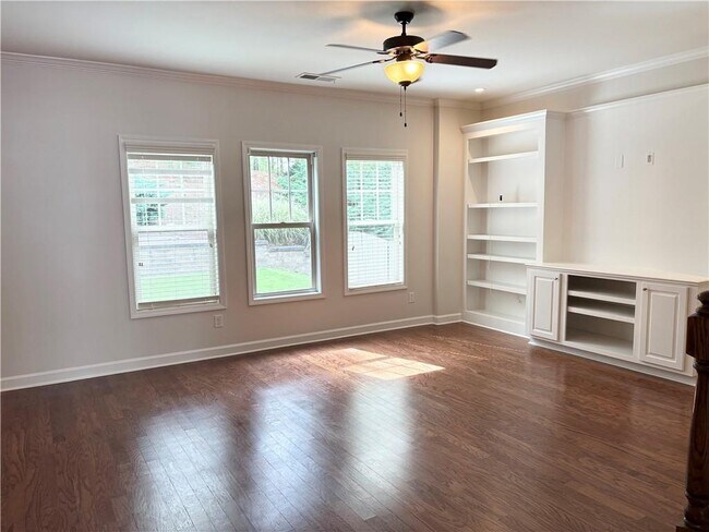 Building Photo - 204 Providence Ln