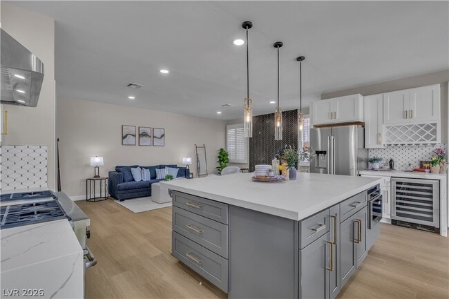 Building Photo - 8848 Rainbow Ridge Dr