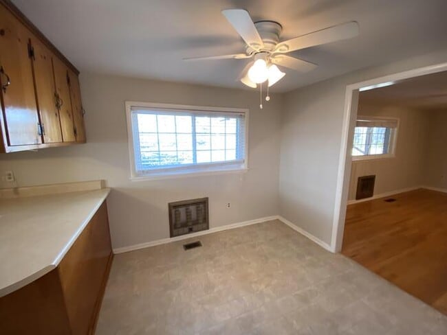 Building Photo - 9179 Segers Rd