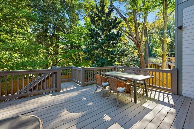 Building Photo - 1295 Cumberland Rd NE