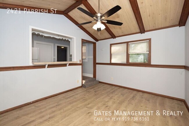 Building Photo - 2421 Parrish St