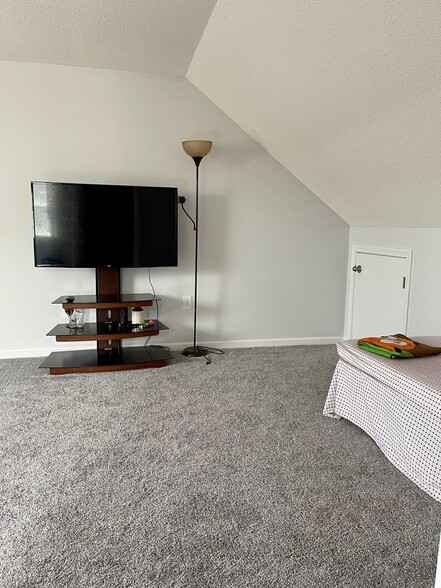 3rd Bedroom / Attic Space with storage - 17 America Way