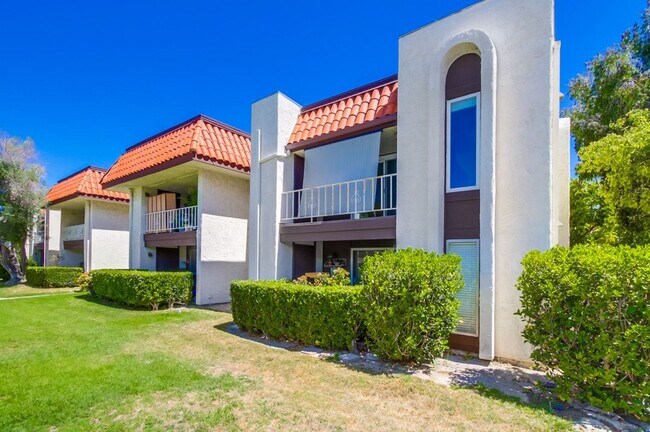 Building Photo - Modern Comfort and Scenic Views in San Carlos