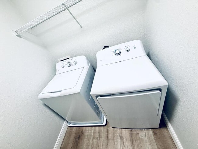 Building Photo - 2983 Ashland Ln S