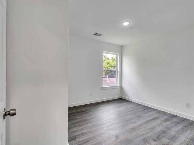 Building Photo - 6742 Madrid St