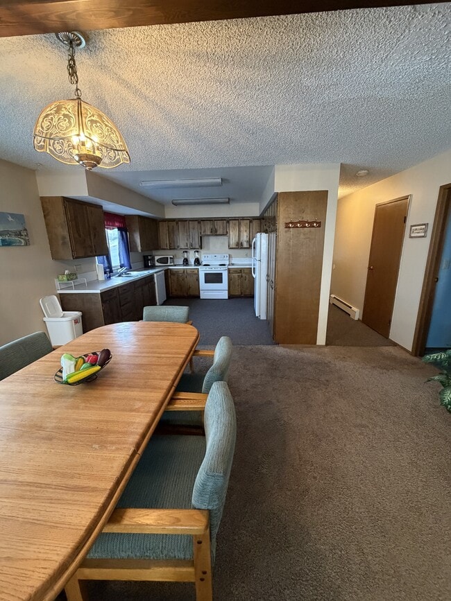 Building Photo - 120 Carlanna Lake Rd