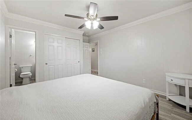 Building Photo - 5729 Abby Dr