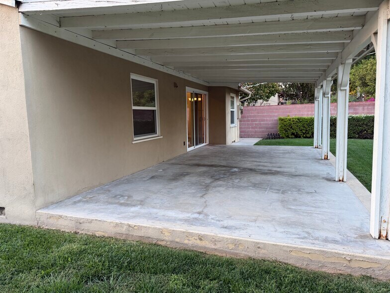 Building Photo - 8950 Etiwanda Ave