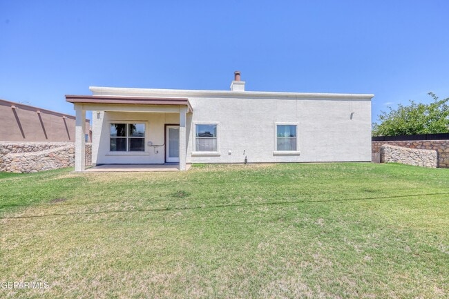 Building Photo - 5601 Valley Maple Dr