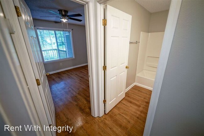 Building Photo - 2310 Tina Dr