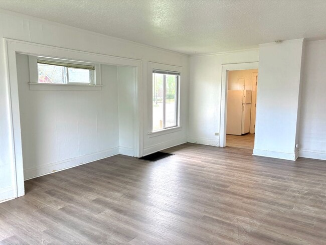 Building Photo - KLEEK03