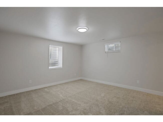 Building Photo - 2904 W Chenango Ave