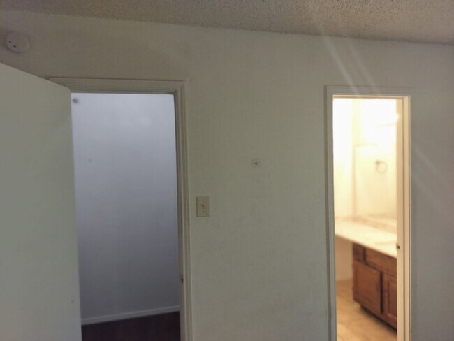 Building Photo - 6300 Mark Ct