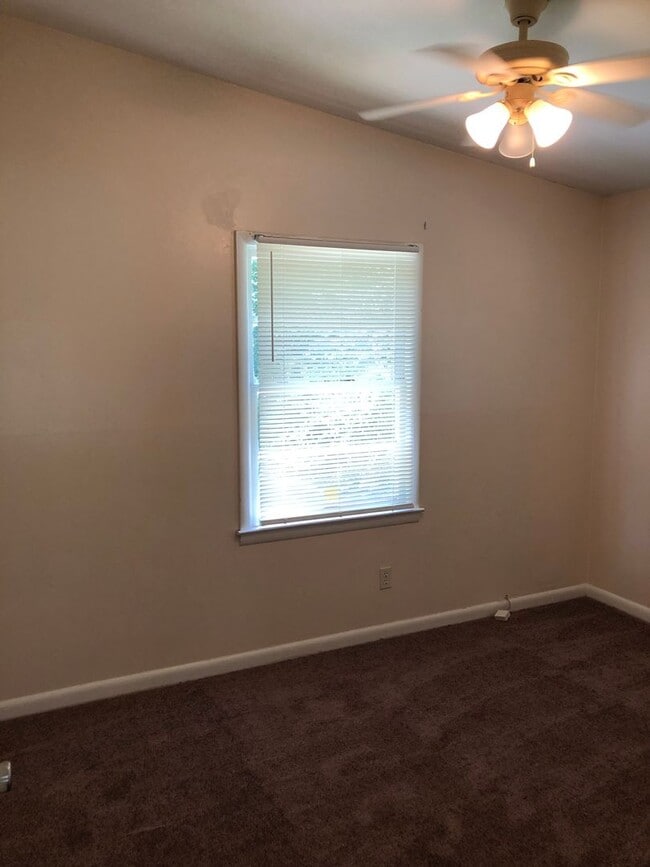 Building Photo - 2184 Lamore Dr