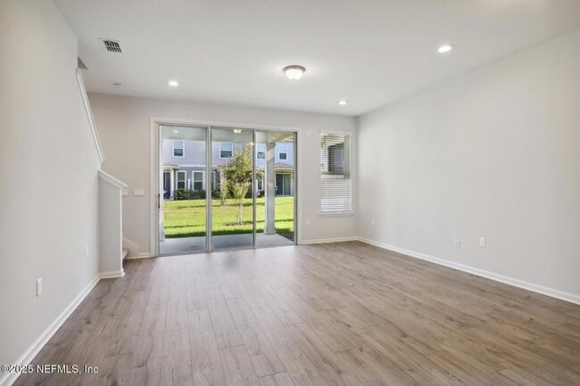 Building Photo - 95 Pinebury Ln