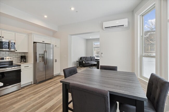 Building Photo - 1164 Terrace St