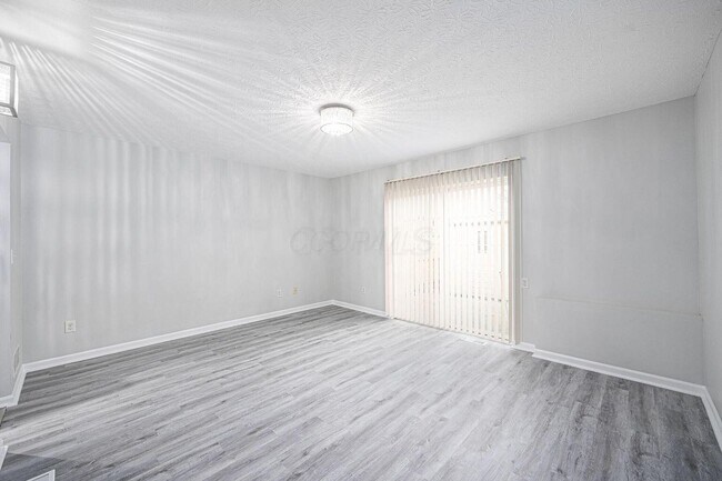 Building Photo - 97 Tarryton Ct W