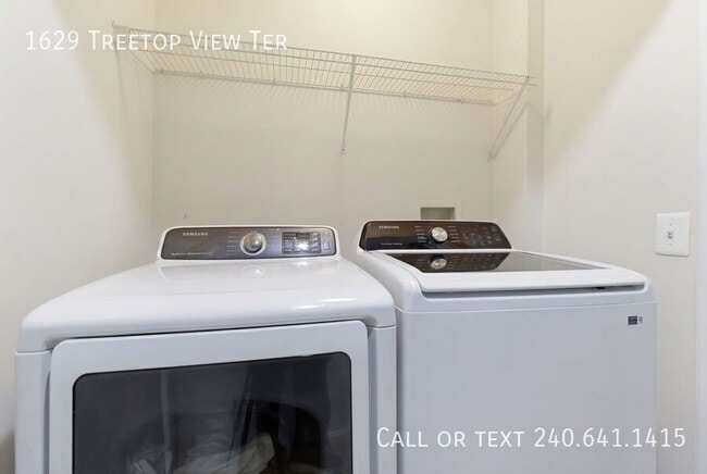 Building Photo - 1629 Treetop View Terrace