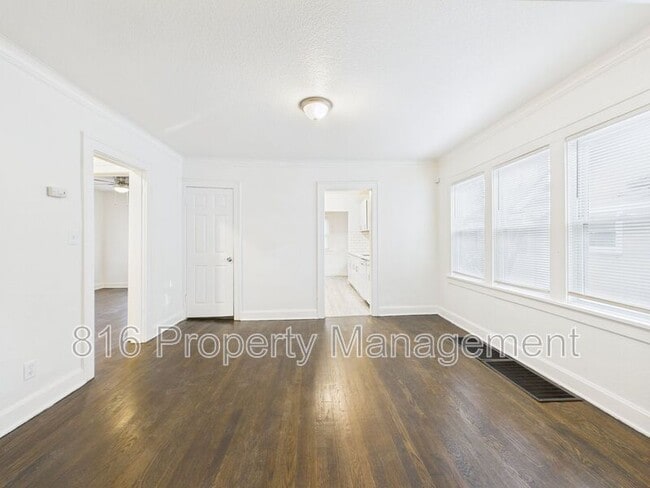 Building Photo - 5341 Brooklyn Ave