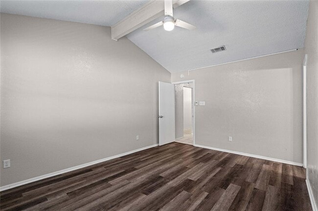 Building Photo - 621 Russet Valley Dr