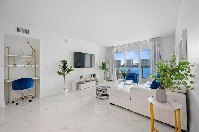 Building Photo - 18100 N Bay Rd