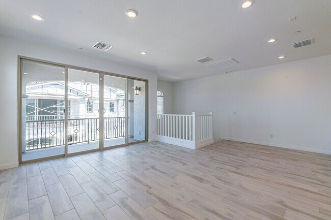 Building Photo - 2024 Luxury Townhome | 2-Car Garage, Quartz Kitchen & Resort Pool