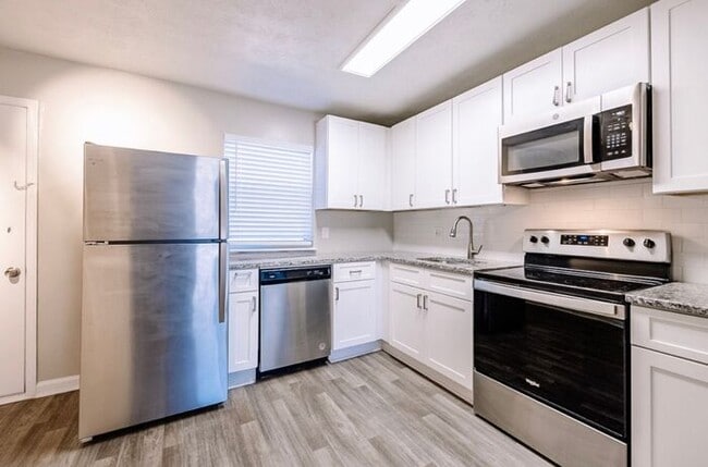 Building Photo - Modern Living at Westside Court