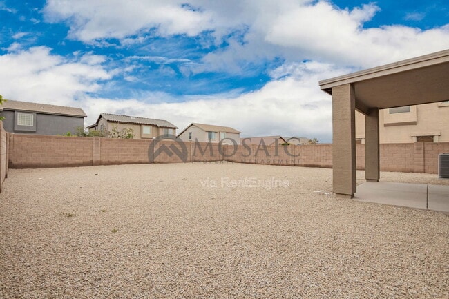 Building Photo - 61 W Hereford Dr