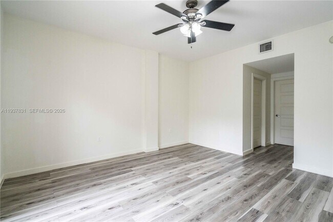 Building Photo - 300 Majorca Ave