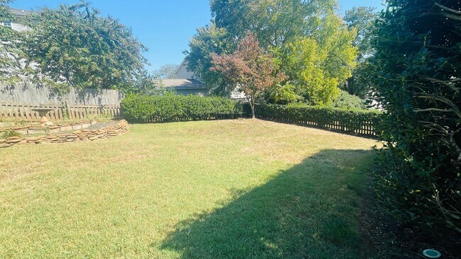 Building Photo - Knoxville (Farragut) 37934 - 4 Bedroom, 2.5 bath Home - Contact Julie Hassmann (865) 776-9549