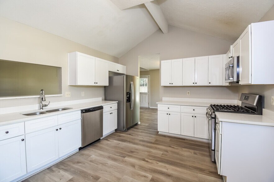 Building Photo - 7049 Ivy Pointe Row