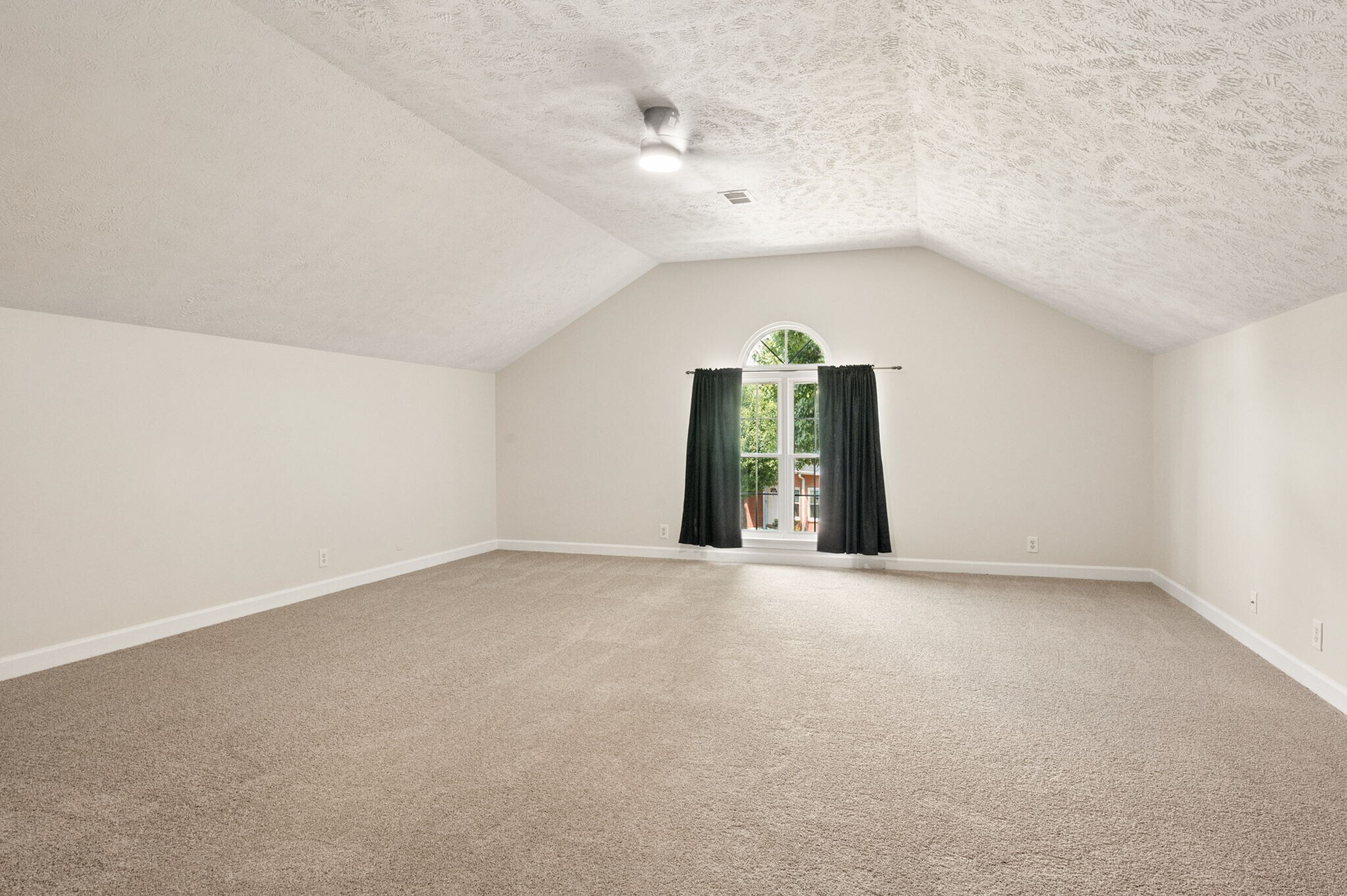Building Photo - 2741 Rosedale Pl