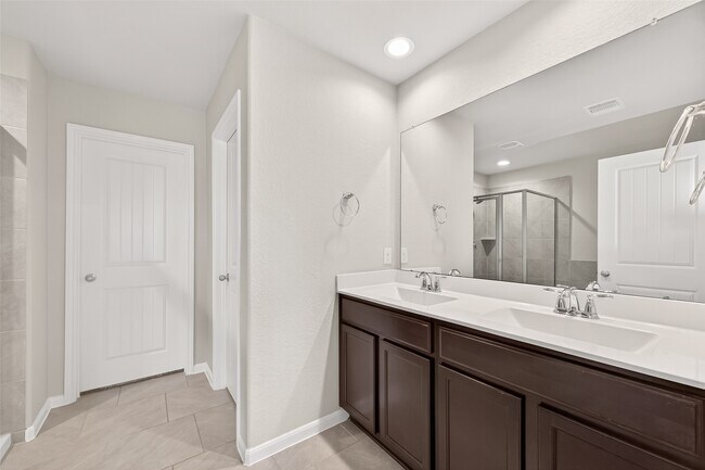 Building Photo - 7558 Highland Chase Dr