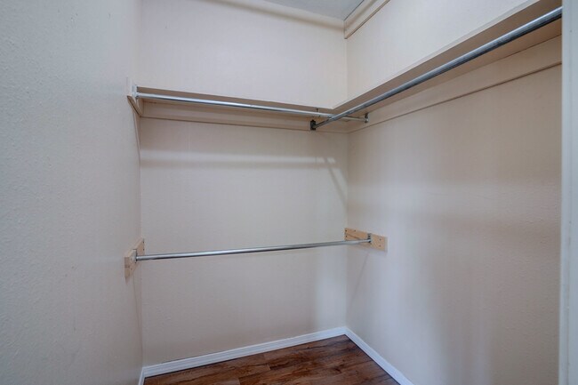 Building Photo - 1906 N Chambers Ter