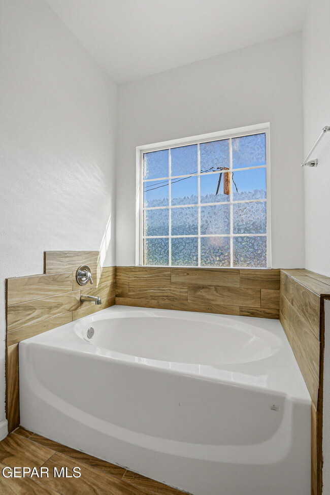 Building Photo - 9024 Tammy Ct