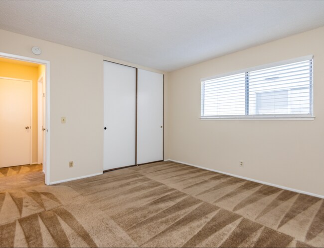 Building Photo - 3196 Pearl Ave