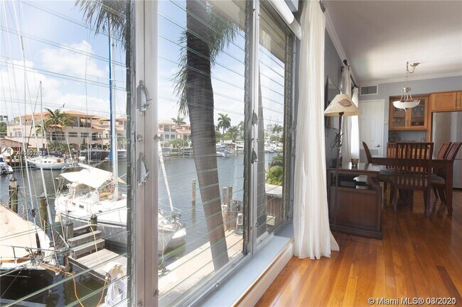Building Photo - 111 Isle of Venice Dr