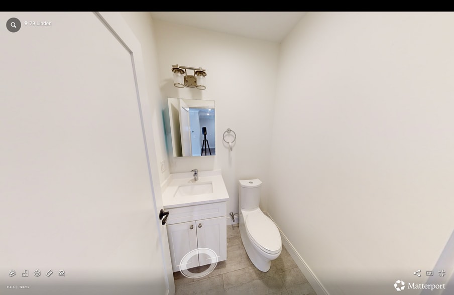 Building Photo - 79 Linden St