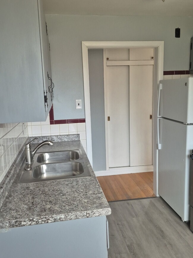 Building Photo - 9352 Bellefontaine Rd