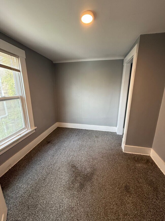 Building Photo - 1304 Ellis St