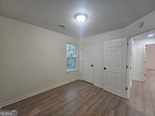 Building Photo - 150 Park Timbers Dr