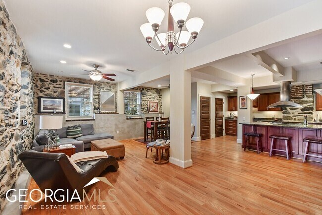 Building Photo - 841 Argonne Ave NE