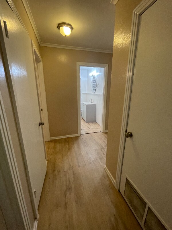 Building Photo - 405 Sheridan St