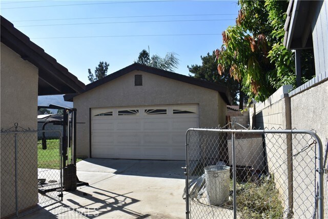 Building Photo - 2831 Donner Way