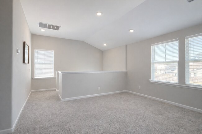 Building Photo - Open concept plan in Savannah Southside - Close to I95