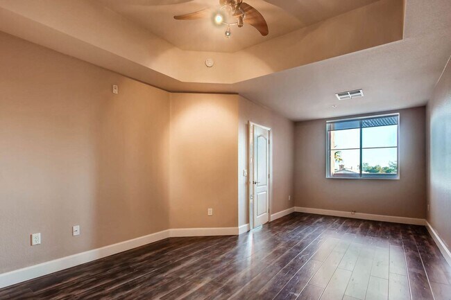 Building Photo - 67 E Agate Ave