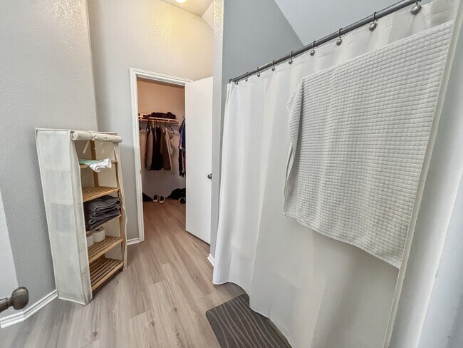 Building Photo - 4811 Sterling Manor Dr