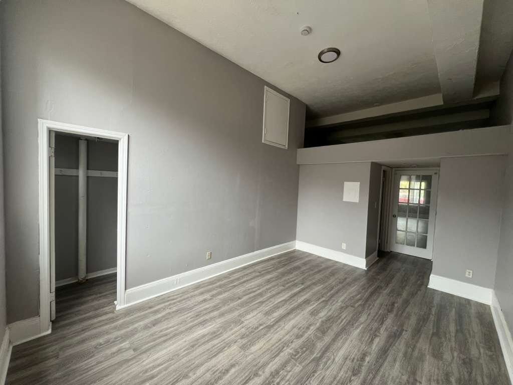Building Photo - 14628 Lakeshore Blvd