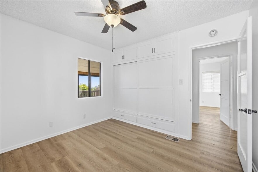 Building Photo - 819 N Maria Ave